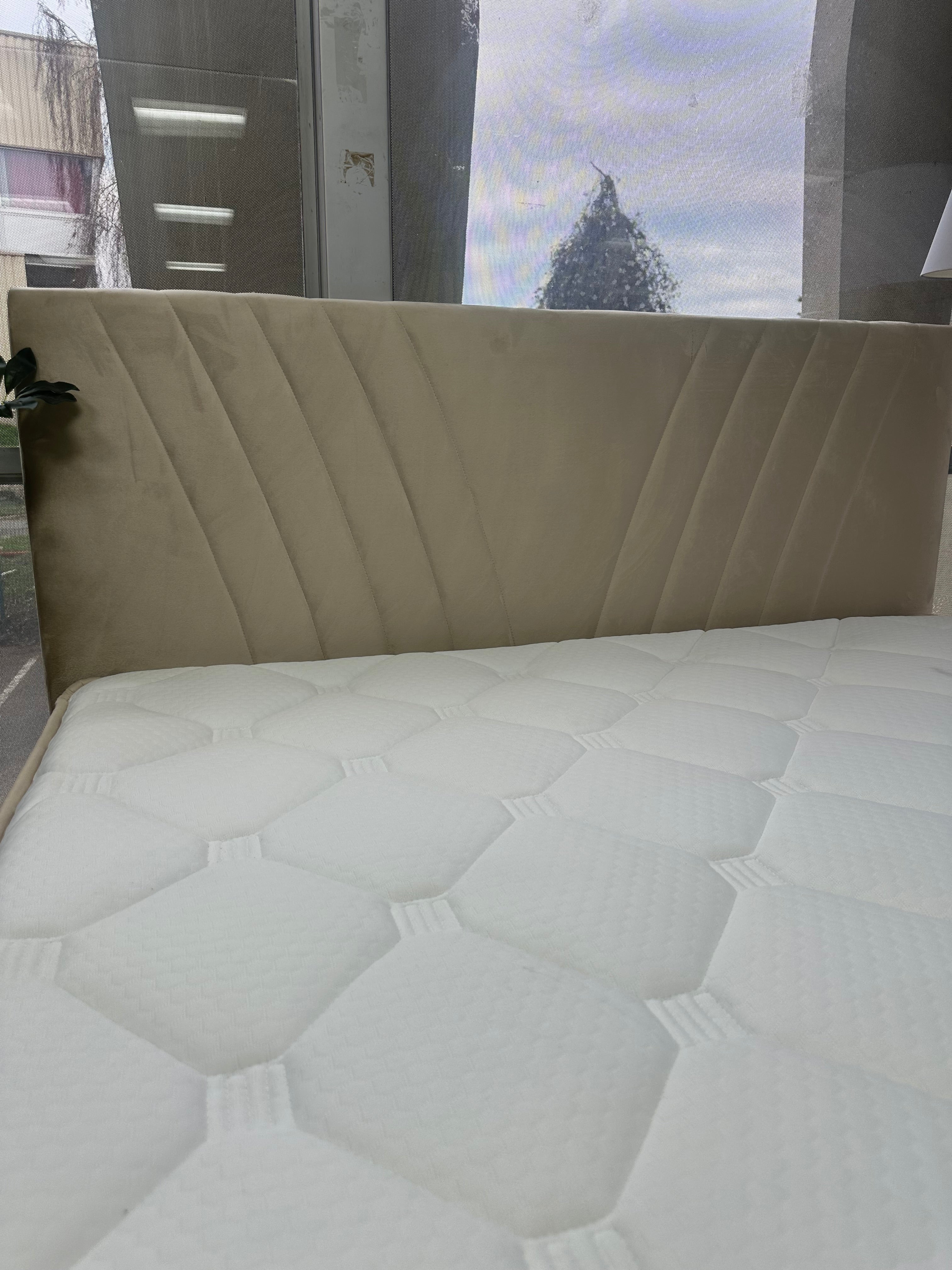 Pack Lit Coffre PALMI Beige + Matelas 32cm d’épaisseur